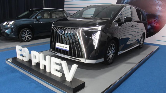 Aion Indonesia Bawa GAC E9 PHEV Saingan Toyota Alphard ke Purwakarta GAC E9 PHEV merupakan mobil hybrid plug in yang kemungkinan besar bakal dijual di Indonesia karena sudah setir kanan.