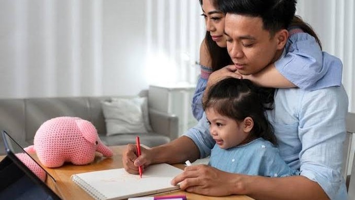 Menurut Terapis, Ini 5 Gaya Parenting yang Membuat Anak Bahagia