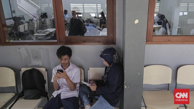 Warga Diminta Lapor jika Menemukan Pungli di SPMB Masyarakat untuk segera melakukan pelaporan jika menemukan gratifikasi atau pungutan liar (pungli) dalam Sistem Penerimaan Murid Baru (SPMB).