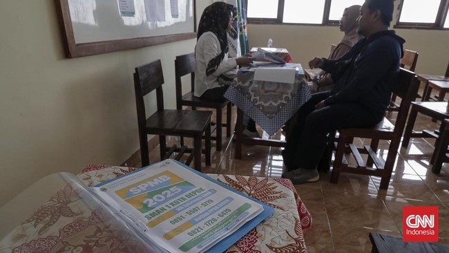Wakil Ketua DPRD Provinsi Banten Budi Prajogo diduga menitipkan siswa dalam proses SPMB di sebuah SMA Negeri di Kota Cilegon.