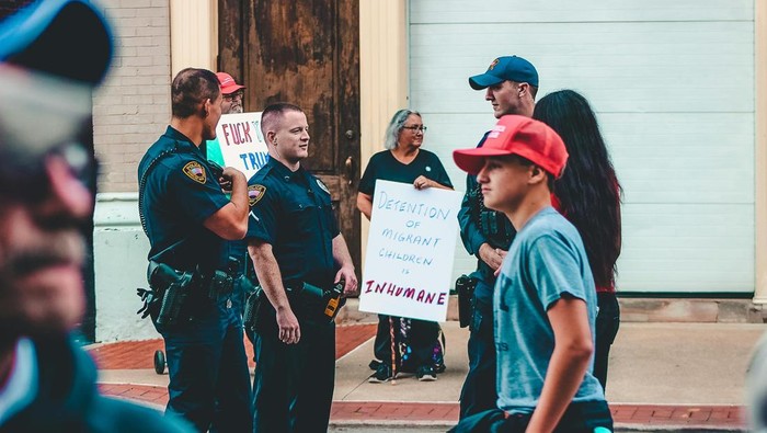 Aksi Protes Razia Imigrasi Meluas di Amerika Serikat, Apa Penyebabnya?