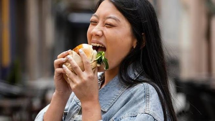 img-title 5 Kebiasaan Buruk Setelah Makan yang Harus Dihindari
