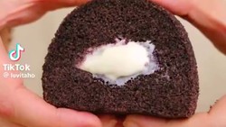 Lagi Viral, Ini Resep Bolu Ketan Hitam Keju Lumer Antigagal
