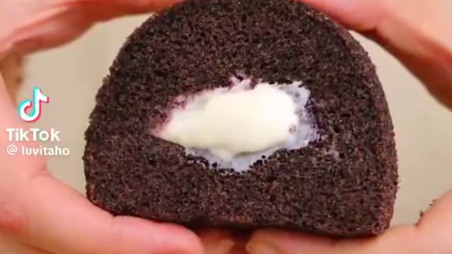 Lagi Viral&comma; Ini Resep Bolu Ketan Hitam Keju Lumer Antigagal