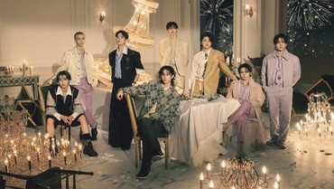Lirik Lagu Hollow - Stray Kids