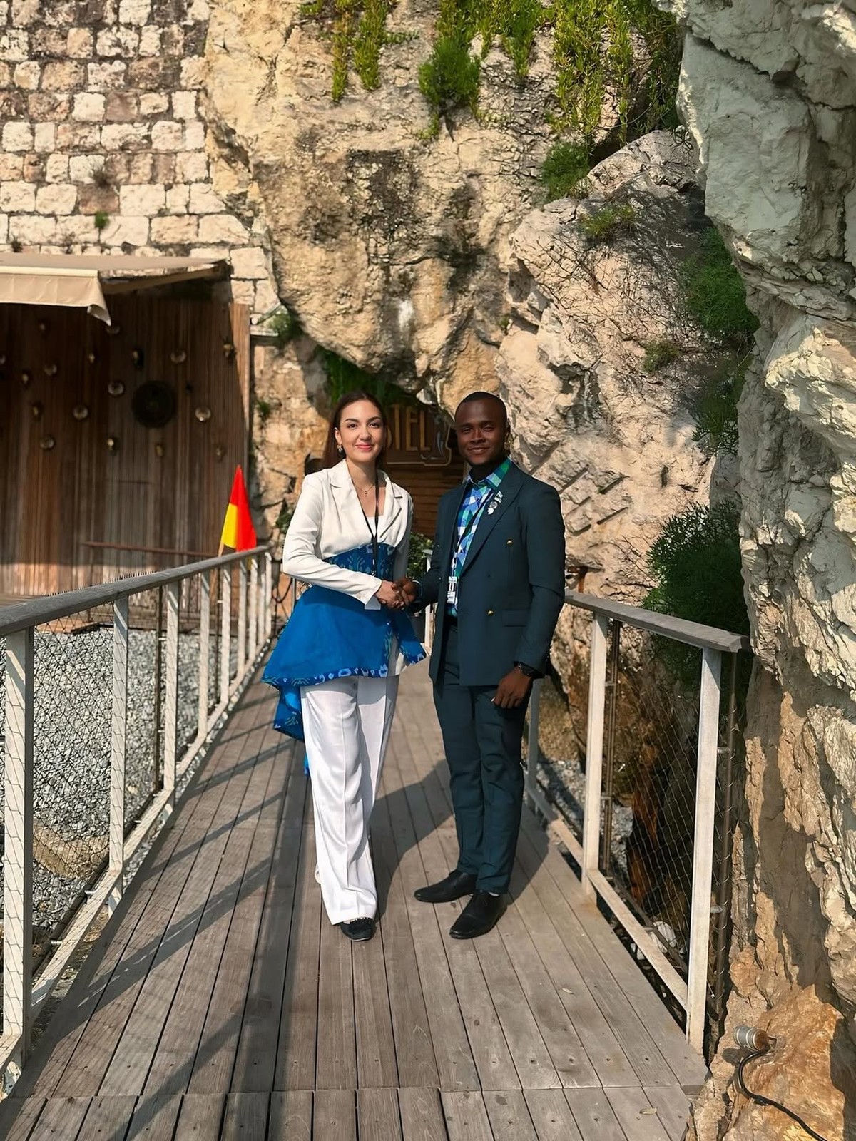 Potret Ghina Raihanah Ikuti Konferensi PBB di Prancis