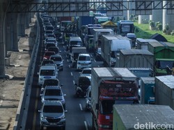 Titik-titik Kepadatan Lalu Lintas Tol Arah Jakarta Pagi Ini