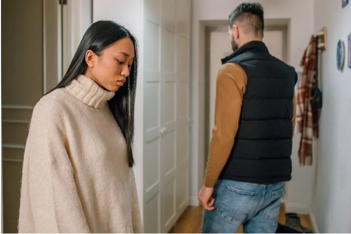 Punya ekspektasi yang tinggi termasuk salah satu dampak dari rebound relationship (Putus cinta/Foto: pexels.com/Alena Darmel)