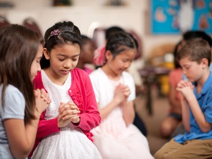 10 Renungan Anak Sekolah Minggu tentang Kebaikan dan Tema Menarik Lainnya