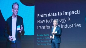 Siemens Bicara Beda GenAI dengan AI untuk Industri, Apa Itu?