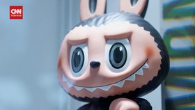 VIDEO: Boneka Labubu Seukuran Manusia Terjual Rp2,4 Miliar di Beijing