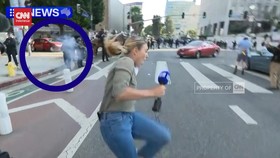 VIDEO:Momen Jurnalis Australia Ditembak Peluru Karet Saat Unjukrasa LA