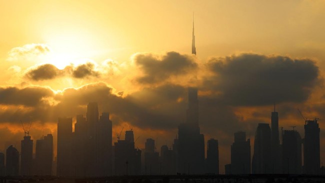 Ide Gila buat UEA! Arsitek Mau Bangun Gedung Gantung di Langit Dubai Arsitek punya ide gila mau bangun gedung gantung dari asteroid di langit Dubai, diberi nama Analemma Tower.
