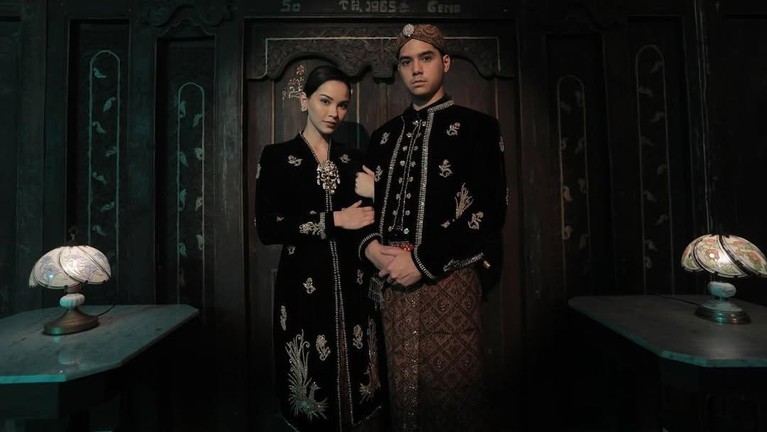 Aura Pengantin Makin Terpancar, Intip Potret Prewedding Al Ghazali dan Alyssa Daguise Aura Pengantin Makin Terpancar, Intip Potret Prewedding Al Ghazali dan Alyssa Daguise