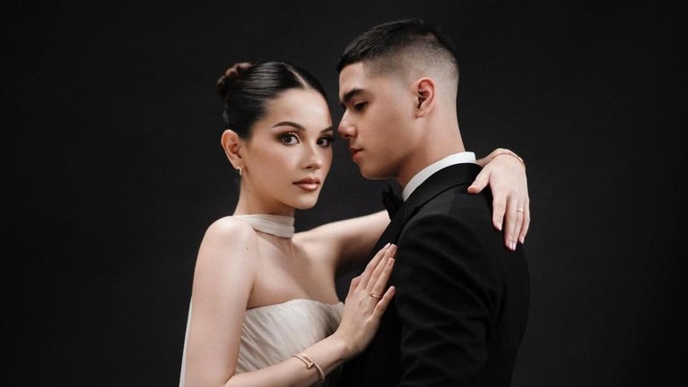 Aura Pengantin Makin Terpancar, Intip Potret Prewedding Al Ghazali dan Alyssa Daguise Aura Pengantin Makin Terpancar, Intip Potret Prewedding Al Ghazali dan Alyssa Daguise