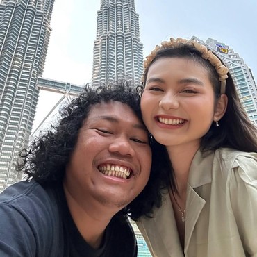 Bukan Barang Mewah, Ini Hadiah Marshel Widianto yang Bikin Nangis Cesen