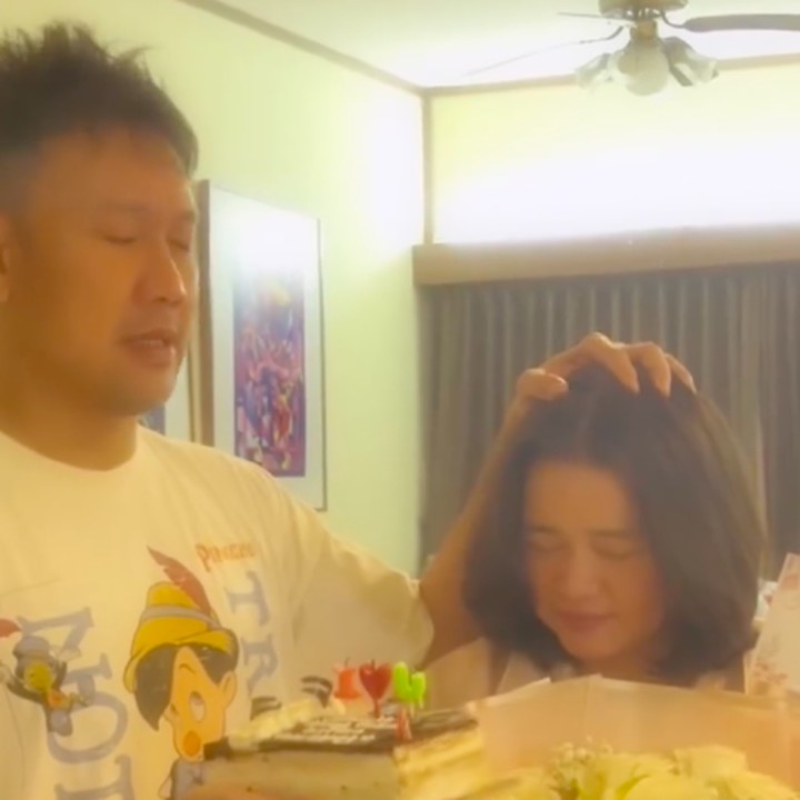 <p>Denny tak lupa mengucapkan doa dan harapannya untuk Oliv. Salah satu doanya adalah bisa diberikan kemudakan untuk mulai program hamil anak kedua. "Semoga apa yang dicita-citakan, Tuhan berikan. Diberikan kemurahan hati. Kebetulan, dia pengin sekali untuk bisa program anak kedua. Ya, semoga Tuhan berkenan," kata Denny. (Foto: Instagram @oliviasumargo)</p>