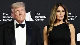 Nonton Musikal Les Miserables, Trump Disoraki Warga