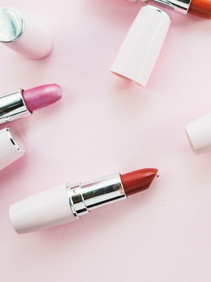 BeauPicks: 5 Lipstick Warna Peach yang Bikin Wajahmu Makin Fresh!