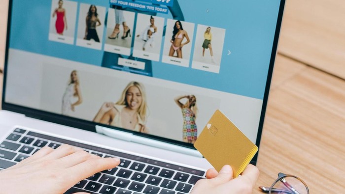 Ilustrasi online shopping