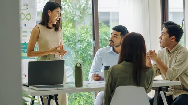 Strategi Kolaborasi Kreatif!! Cara Bisnis Melaju Cepat di Era Ekosistem Digital