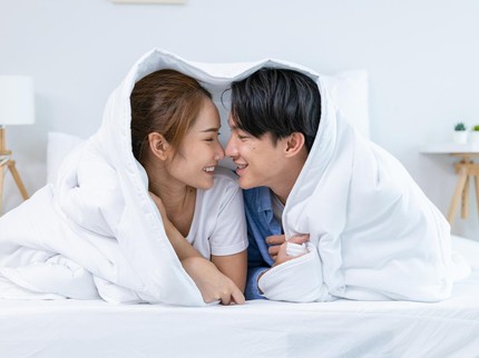 15 Variasi Gaya Posisi Woman on Top dalam Berhubungan Intim Suami Istri