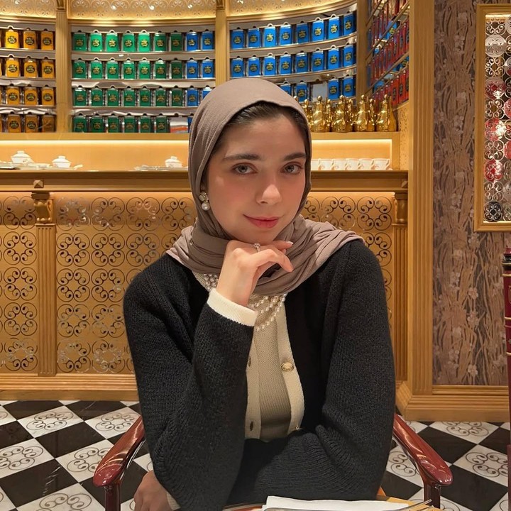 <p>Ibunda Isabel, Ayu Azhari, sangat bangga dengan pencapaian sang putri di bidang pendidikan. Hal ini terlihat dari unggahan Ayu yang mem-<em>posting</em> ulang berita terkait putrinya. "Mohon doa nya semoga lancar dan aman semua ikhtiar Ananda Isabel ya," tulisnya dalam kolom komentar unggahan. (Foto: Instagram @isabel.azhari)</p>