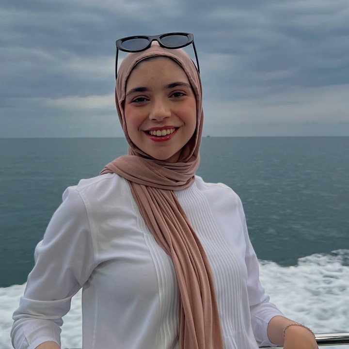 <p>Isabel memutuskan untuk melanjutkan studinya di St. George's University School of Medicine, Bunda. Perempuan 19 tahun ini mengambil jurusan di bidang kesehatan karena sudah lama tertarik dengan dunia medis. Isabel juga diketahui bercita-cita menjadi dokter. (Foto: Instagram @isabel.azhari)</p>