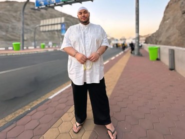 img-title Komitmen Ivan Gunawan untuk Tobat Usai Naik Haji, Tinggalkan Dunia Malam-Jalani Puasa