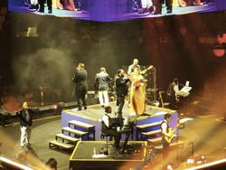 Video: Serba-serbi Reaksi Penonton Konser Heart & Soul Live in Jakarta