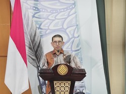 Video: Respons Menbud Fadli Zon soal Pembajakan Karya Sastra
