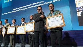 Bupati Bandung Dadang Kembali Dianugerahi Penghargaan dari Kemendagri