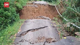 VIDEO: Bencana Tanah Bergerak di Purwakarta, 48 Rumah Hancur