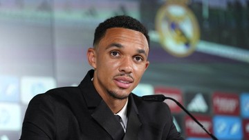 Berita Panas dari Dunia Sport CNN : Alexander-Arnold Resmi Diperkenalkan Madrid, Fasih Ngomong Spanyol