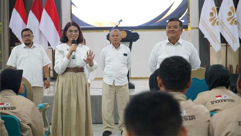 Kementerian Pelindungan Pekerja Migran Indonesia (KP2MI) kembali melepas ratusan Pekerja Migran Indonesia (PMI) ke Korea Selatan.