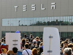 Panas! Tesla Digugat 10 Ribu Konsumen, Ini Biang Masalahnya