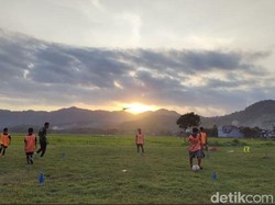 Evan Dimas Kini Sibuk Jadi Pelatih SSB Saraswati di Tulungagung