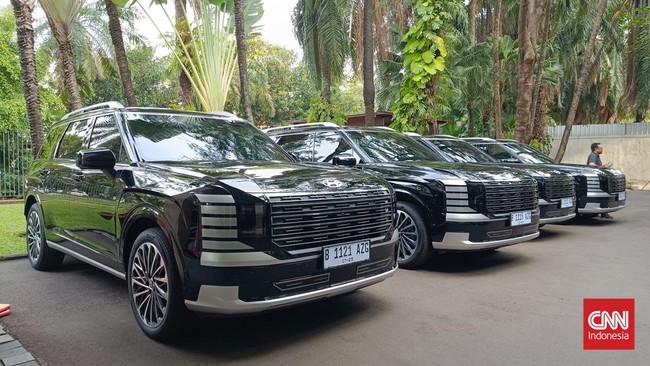 Hyundai Indonesia resmi meluncurkan Palisade hybrid untuk pasar dalam negeri. SUV premium tersebut kini dijual dengan harga termurah Rp1,105 miliar.