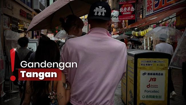 Momen Jennifer Coppen-Justin Kencan di Jepang Sambil Gendong Kamari