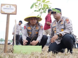 Polda Riau Workshop Green Policing Diikuti 311 OSIS dan Tanam 21 Ribu Pohon