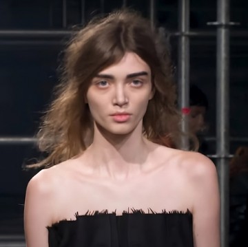 img-title 'Depression Core', Gaya Rambut Kusut ala Prada di Milan Fashion Week Bakal Jadi Tren?