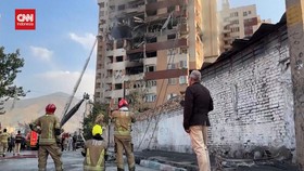 VIDEO: Serangan Udara Israel Mendarat di Apartemen Warga Iran