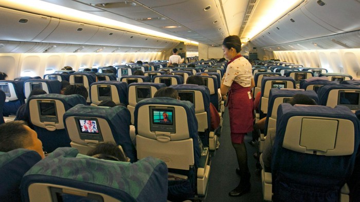 7 Tips Nyaman Selama dalam Pesawat, Life Hacks dari Pramugari yang Jarang Diketahui!