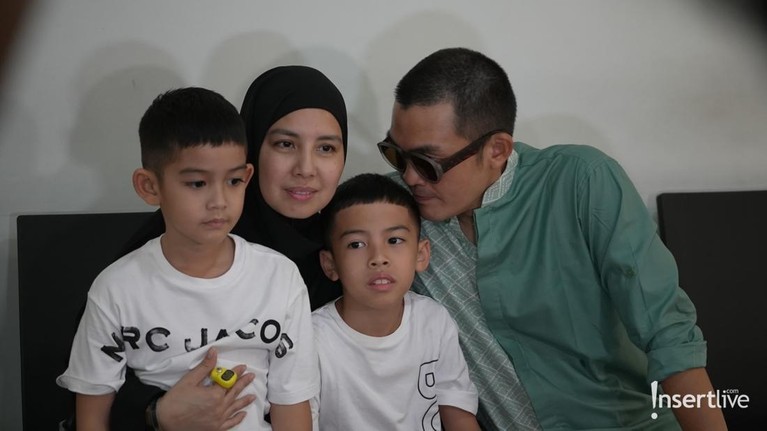 Tya Ariestya Tya Ariestya pulang Haji