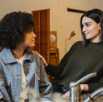 5 Zodiak yang Peka Membaca Emosi Orang Lain, Kamu Salah Satunya?