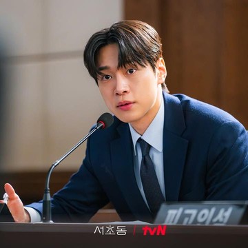 img-title Beralih Profesi Jadi Pengacara, Simak Pesona Kang You Seok di Drakor Baru Bertema Hukum