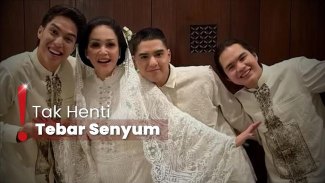 Sederet Momen Maia di Siraman Al Ghazali, Suap Nasi ke Putra Sulung
