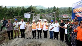 Bobby Mulai Pembangunan Jembatan Idano Noyo, Target Selesai Akhir 2025