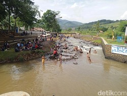 Syahdunya Sungai dan Sawah, Jadi Spot Wisata Gratis di Sumedang