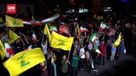 VIDEO: Sorak-sorai Warga Iran Rayakan Serangan Balasan ke Israel